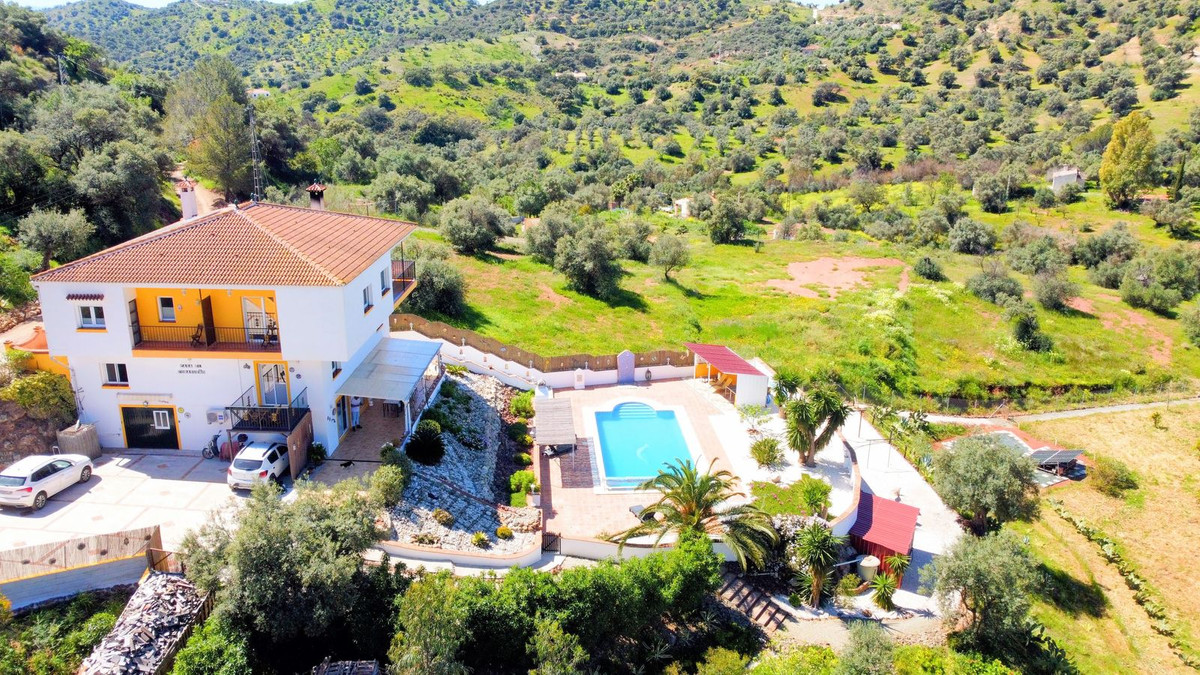 Finca - Cortijo te koop in Almogía | 7 slaapkamers H5026108