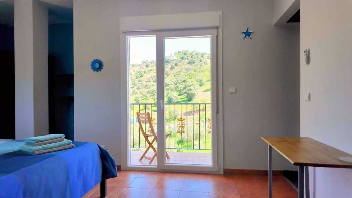 Finca - Cortijo te koop in Almogía | 7 slaapkamers H5026108