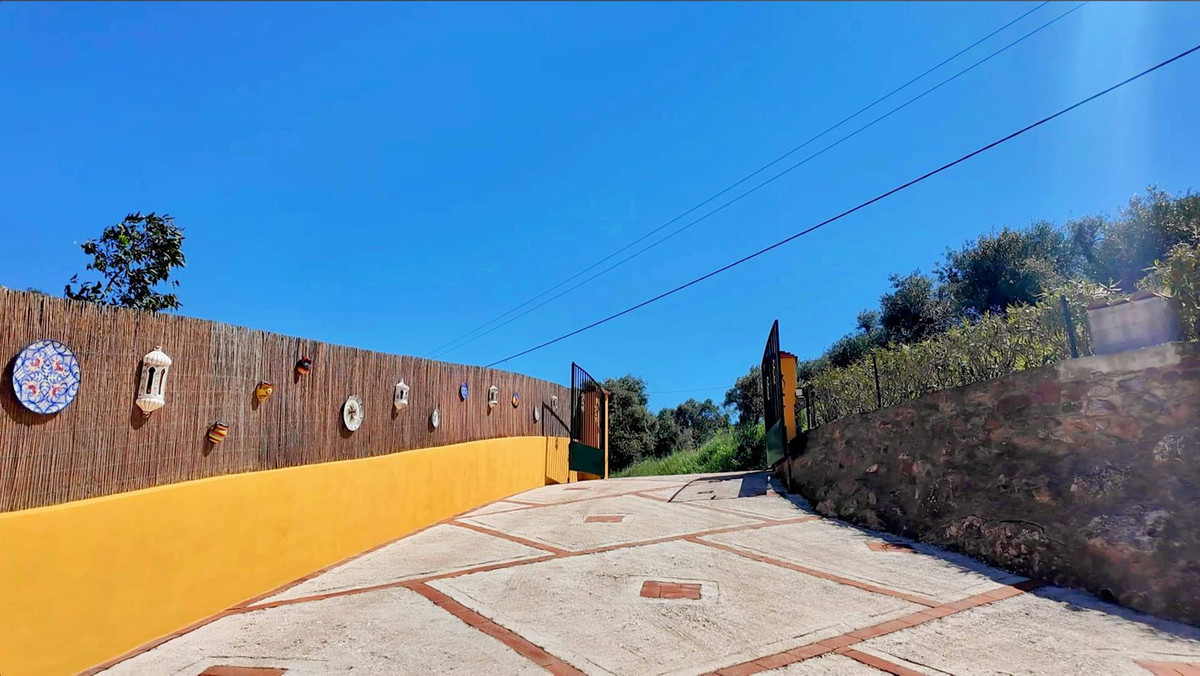 Finca - Cortijo te koop in Almogía | 7 slaapkamers H5026108