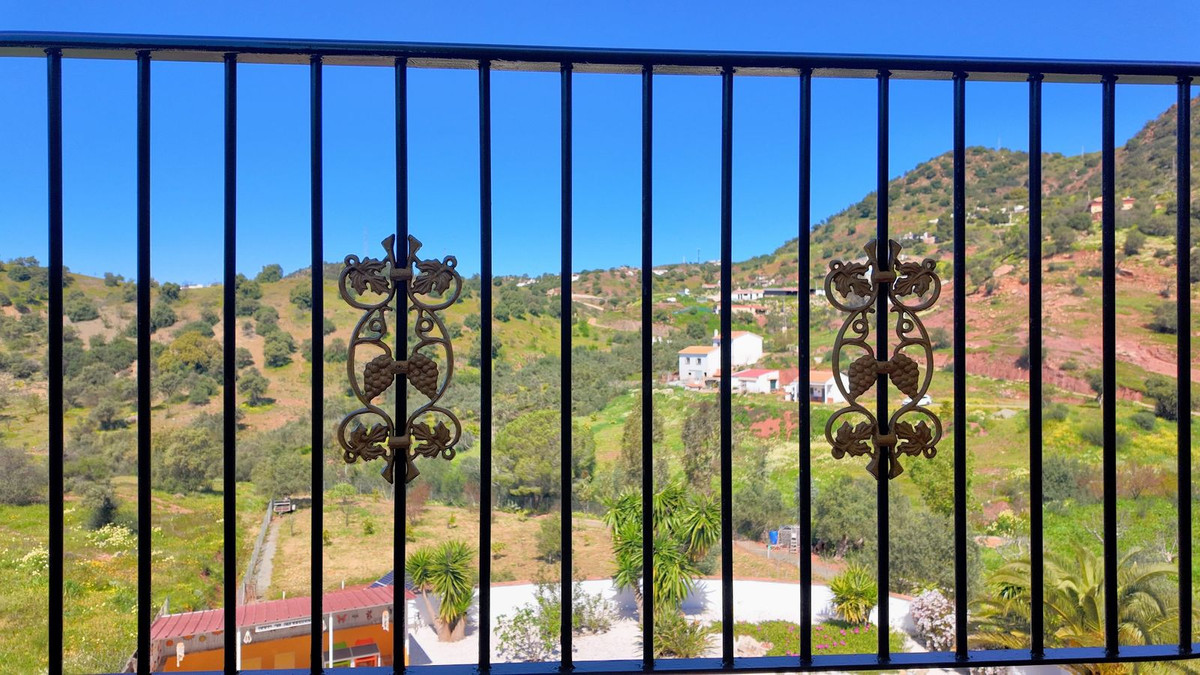 Finca - Cortijo te koop in Almogía | 7 slaapkamers H5026108
