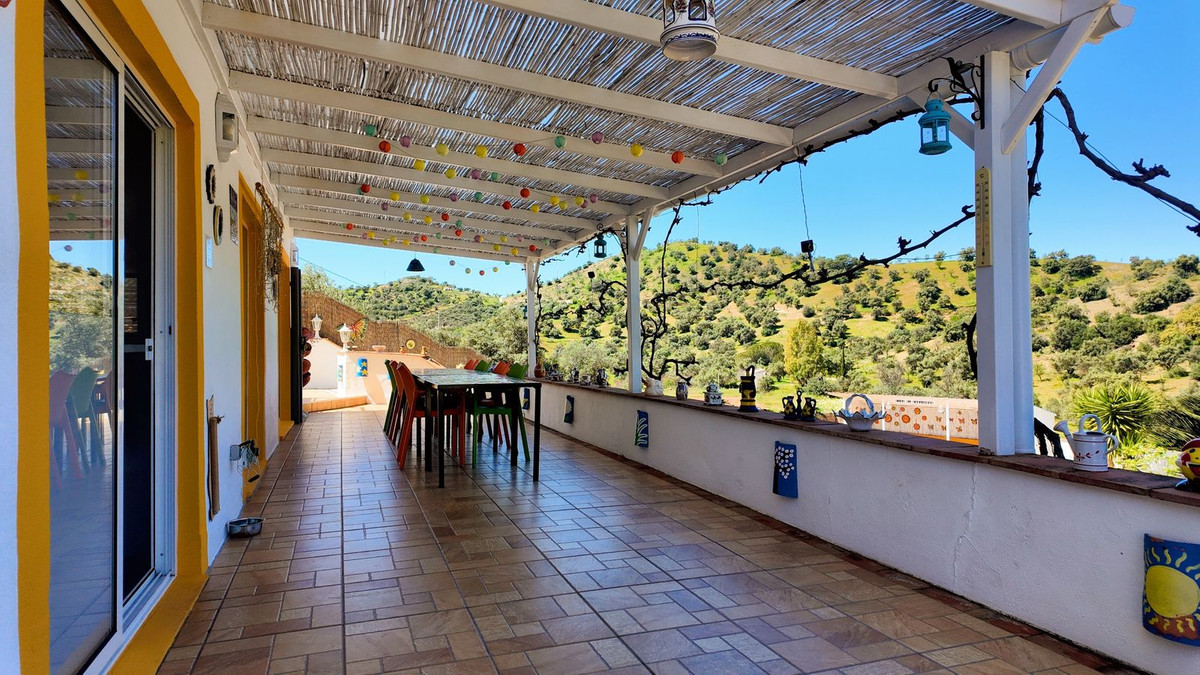 Finca - Cortijo te koop in Almogía | 7 slaapkamers H5026108