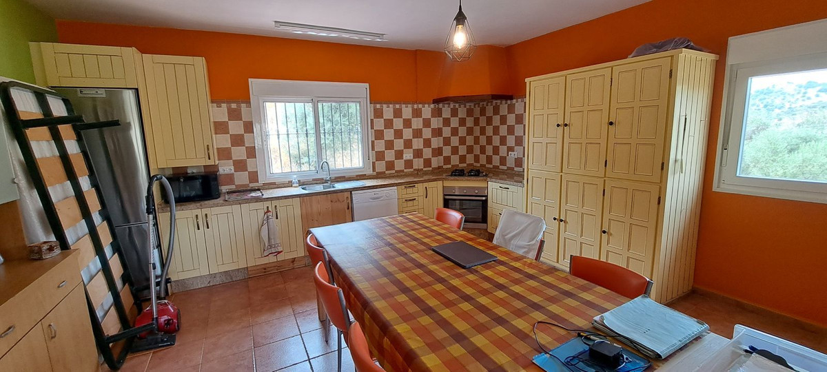 Detached Villa te koop in Almogía | 6 slaapkamers H5075527