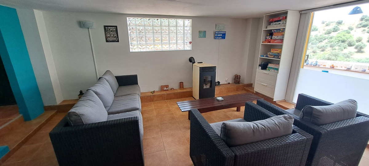 Detached Villa te koop in Almogía | 6 slaapkamers H5075527