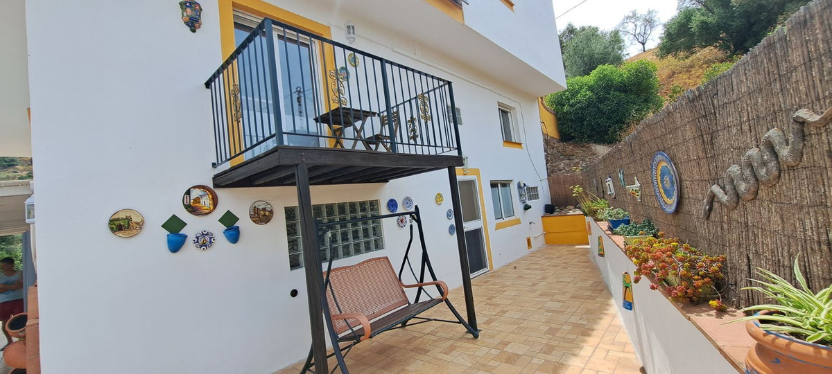 Detached Villa te koop in Almogía | 6 slaapkamers H5075527
