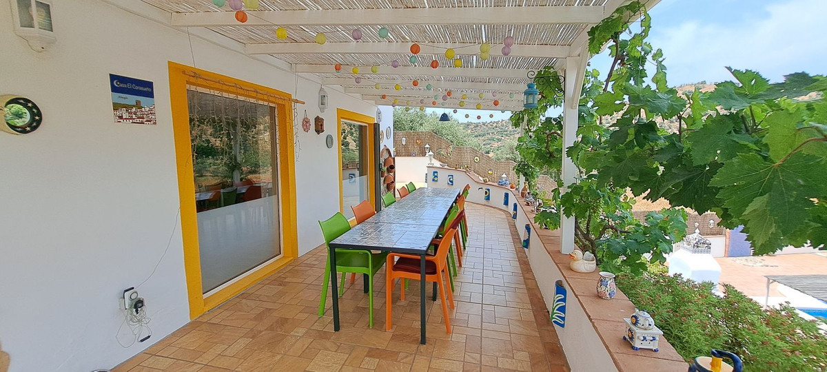 Detached Villa te koop in Almogía | 6 slaapkamers H5075527