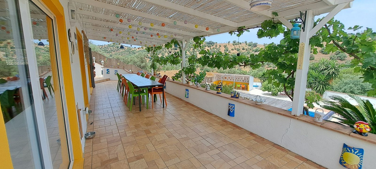Detached Villa te koop in Almogía | 6 slaapkamers H5075527
