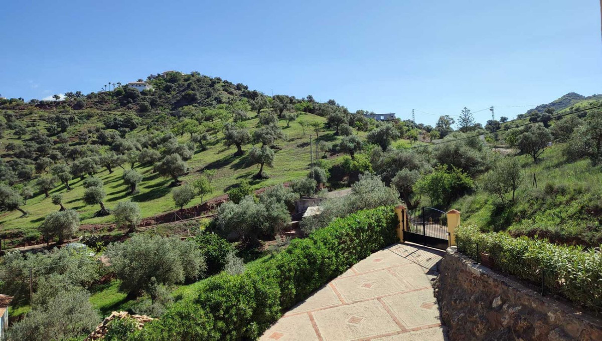 Detached Villa te koop in Almogía | 6 slaapkamers H5075527
