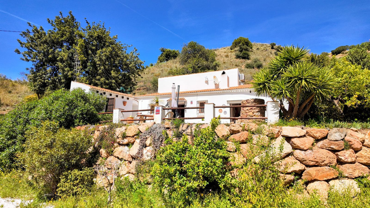 Finca - Cortijo te koop in Almogía | 3 slaapkamers H5115187