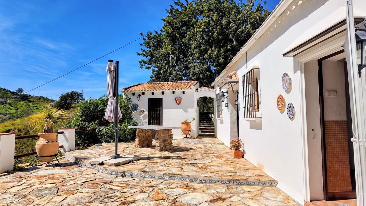 Finca - Cortijo te koop in Almogía | 3 slaapkamers H5115187