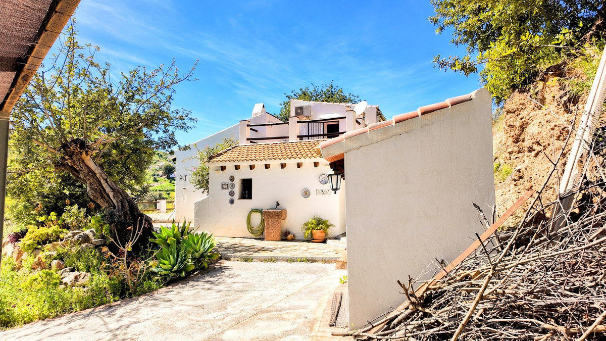 Finca - Cortijo te koop in Almogía | 3 slaapkamers H5115187