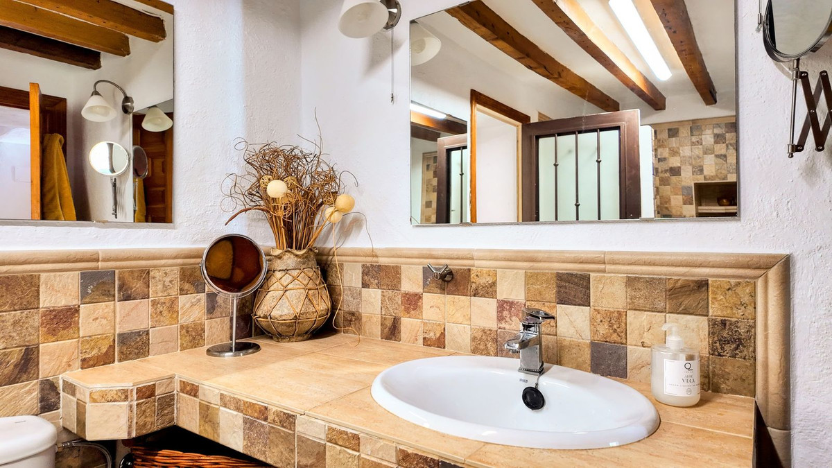 Finca - Cortijo te koop in Almogía | 3 slaapkamers H5115187