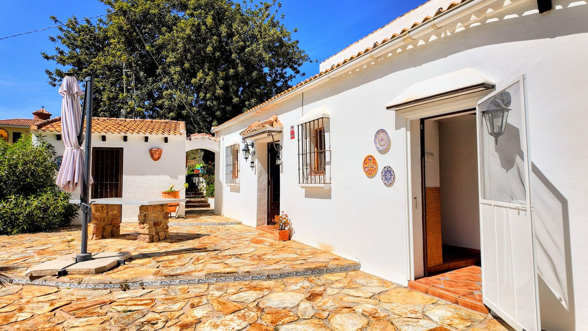 Finca - Cortijo te koop in Almogía | 3 slaapkamers H5115187
