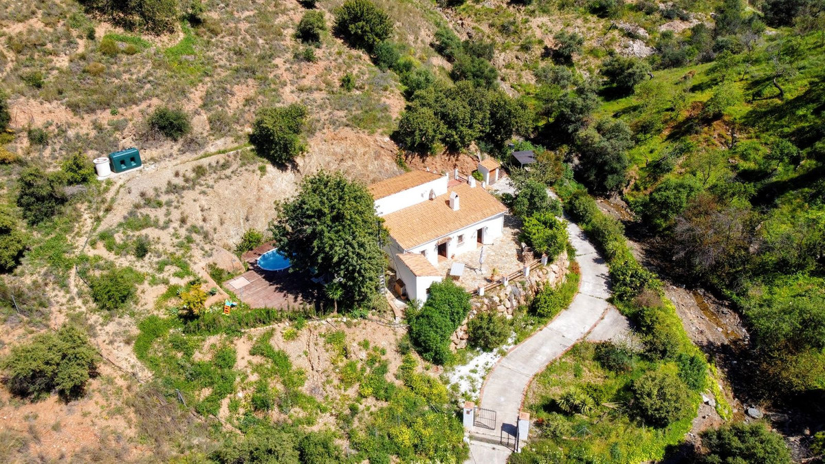 Finca - Cortijo te koop in Almogía | 3 slaapkamers H5115187