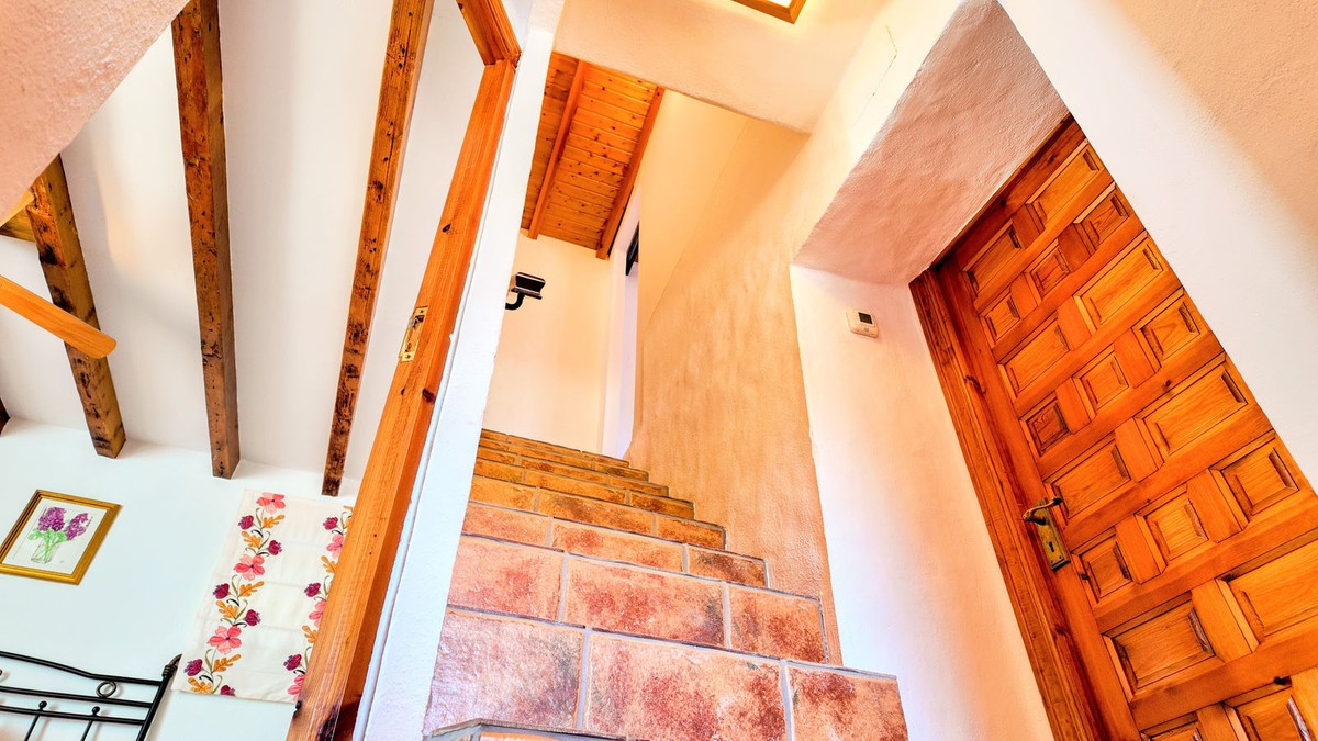 Finca - Cortijo te koop in Almogía | 3 slaapkamers H5115187