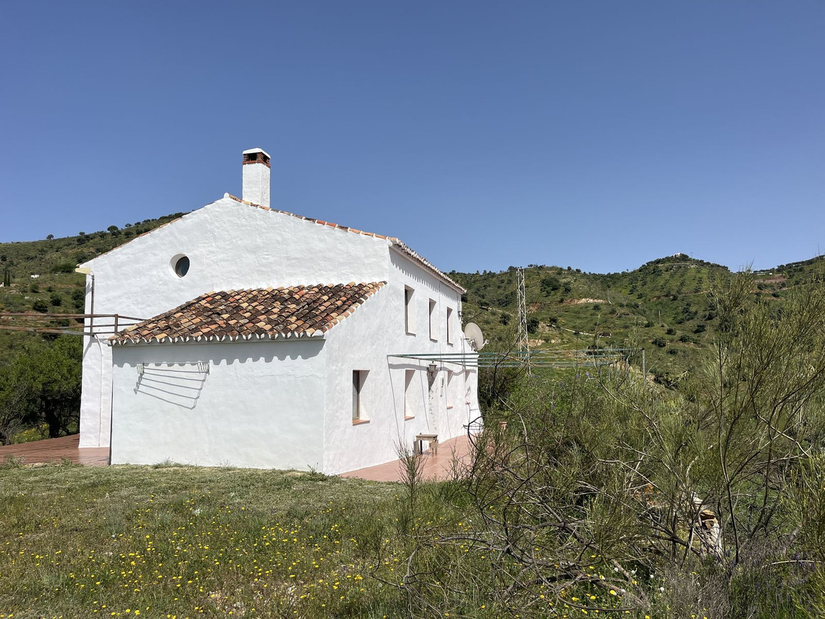 Finca - Cortijo te koop in Almogía | 4 slaapkamers H5213881