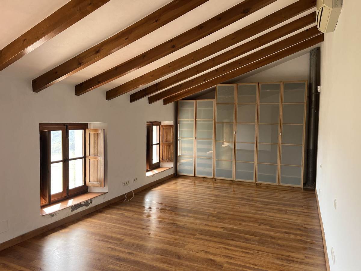 Finca - Cortijo te koop in Almogía | 4 slaapkamers H5213881