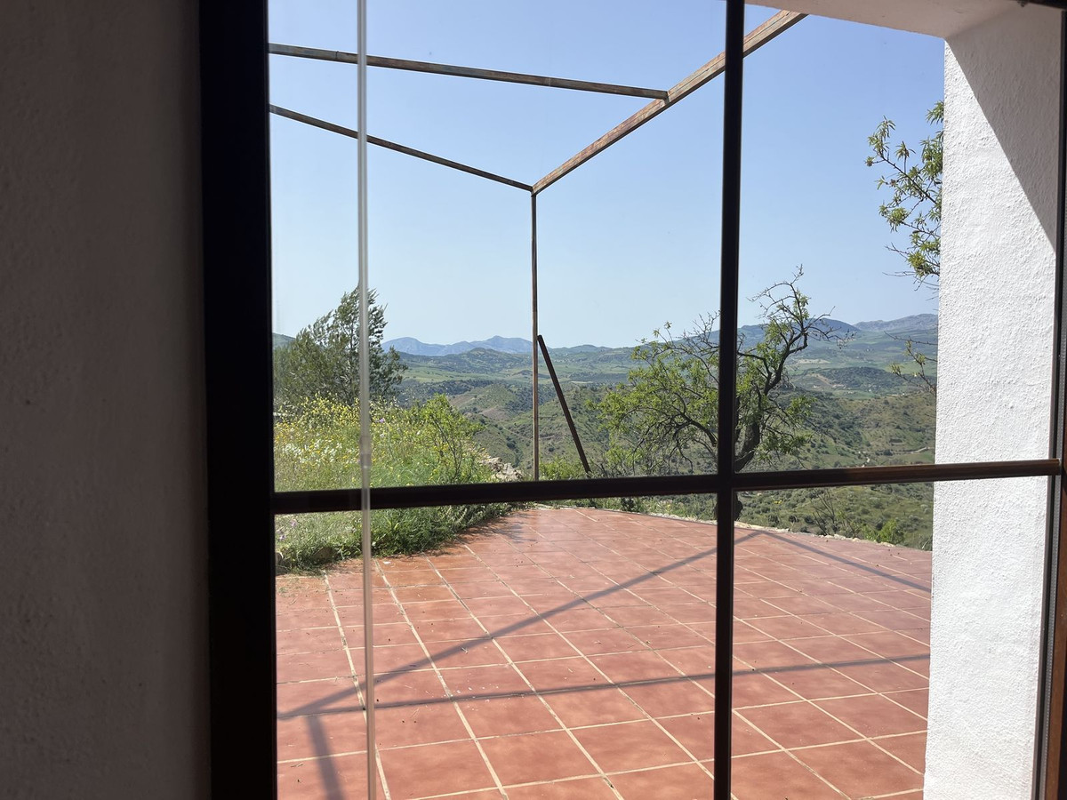 Finca - Cortijo te koop in Almogía | 4 slaapkamers H5213881