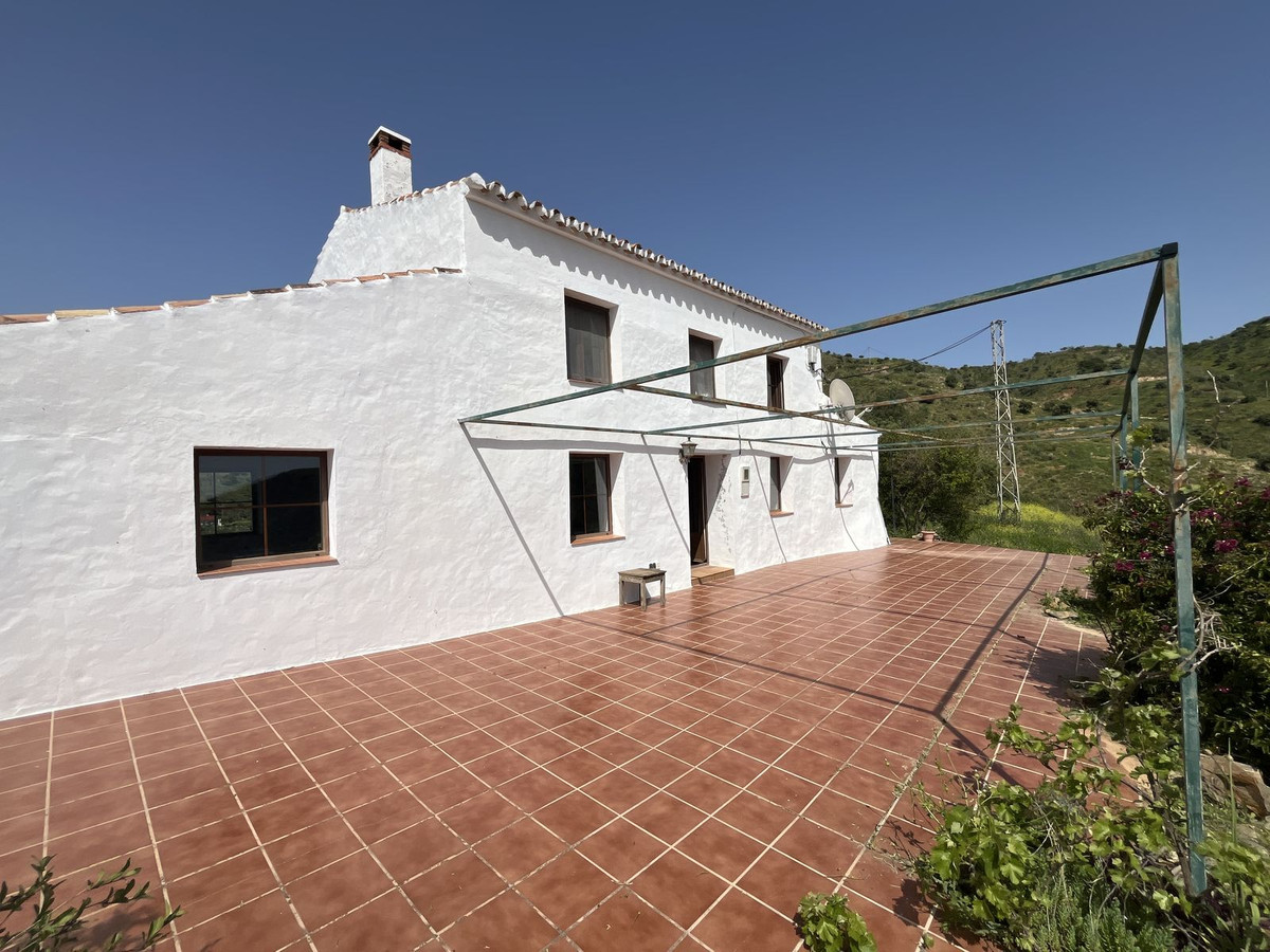 Finca - Cortijo te koop in Almogía | 4 slaapkamers H5213881