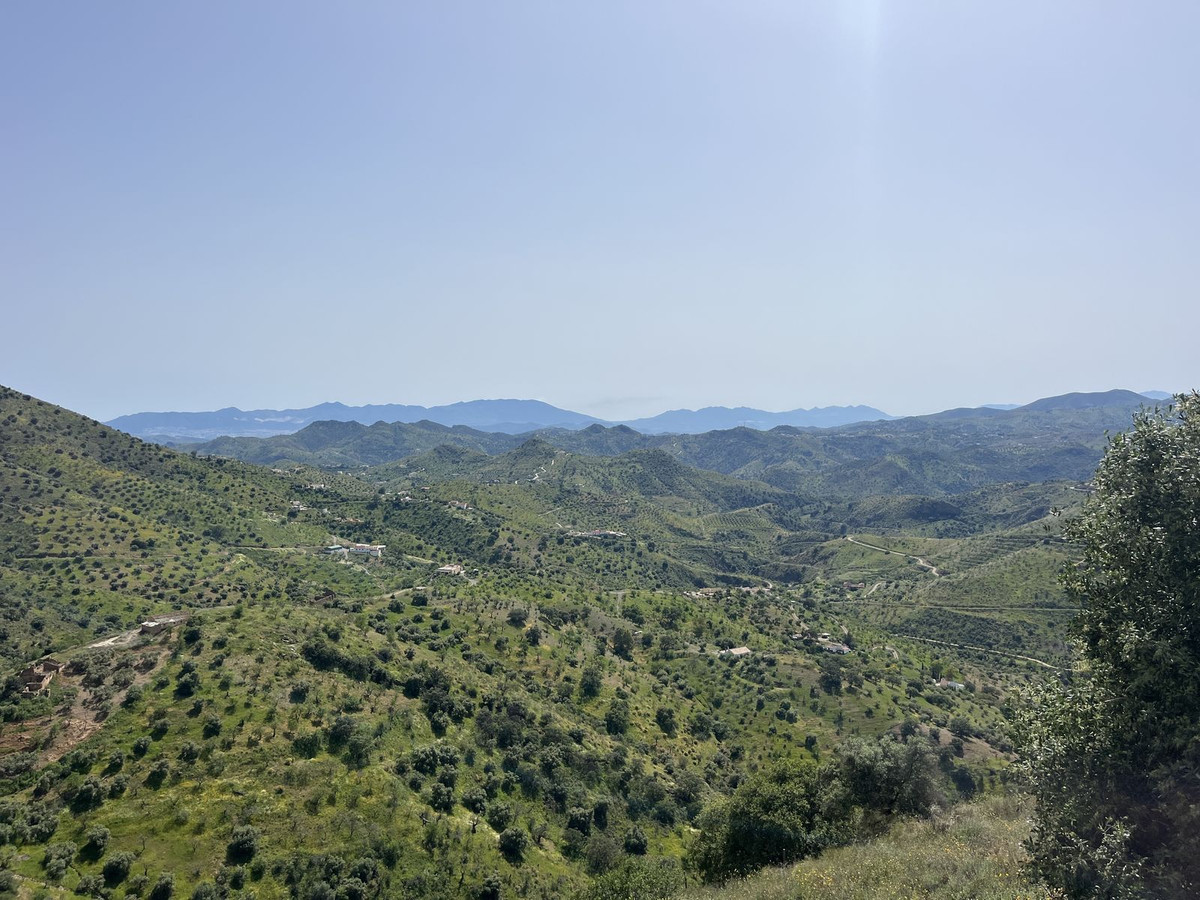 Finca - Cortijo te koop in Almogía | 4 slaapkamers H5213881