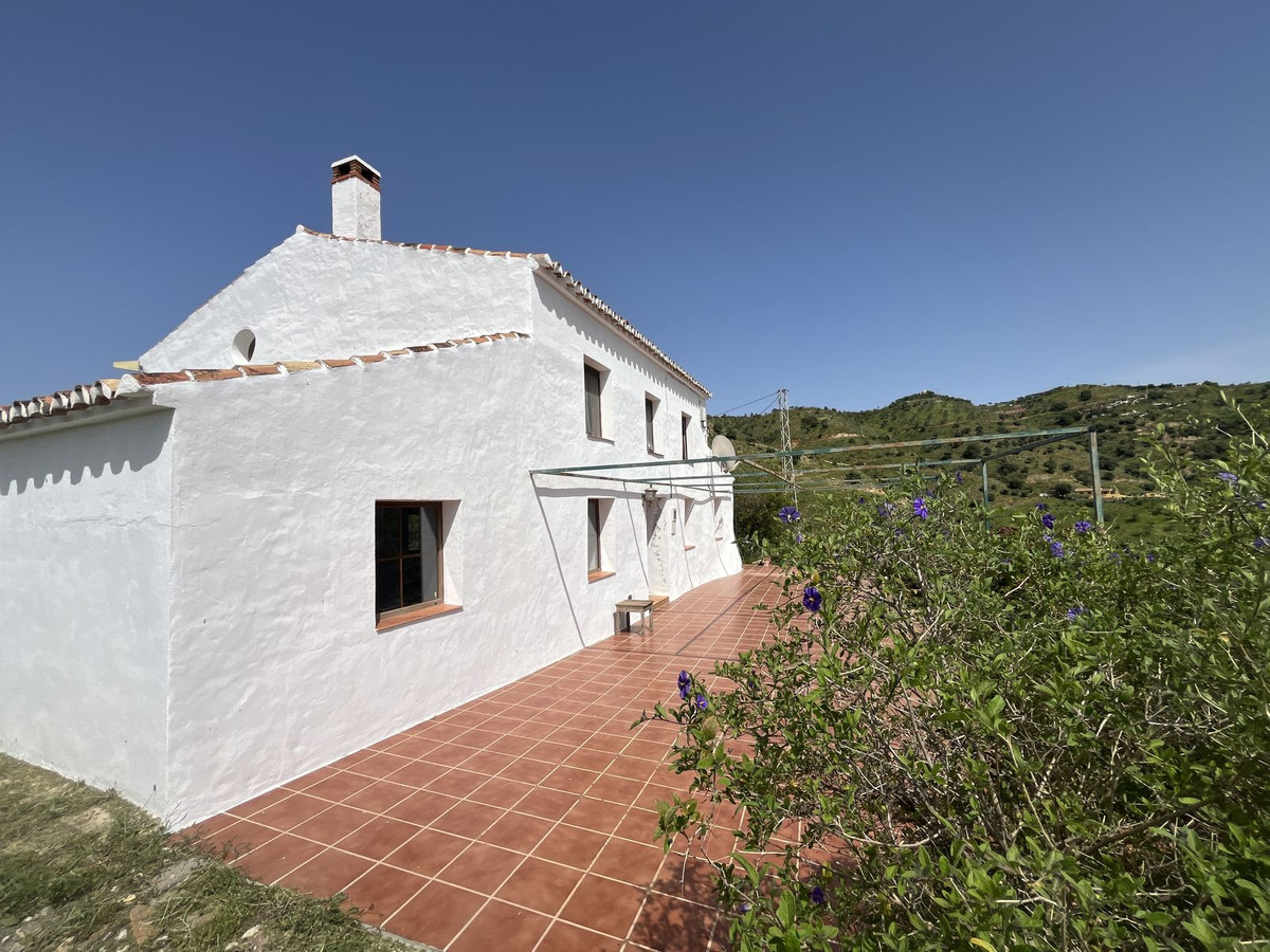 Finca - Cortijo te koop in Almogía | 4 slaapkamers H5213881