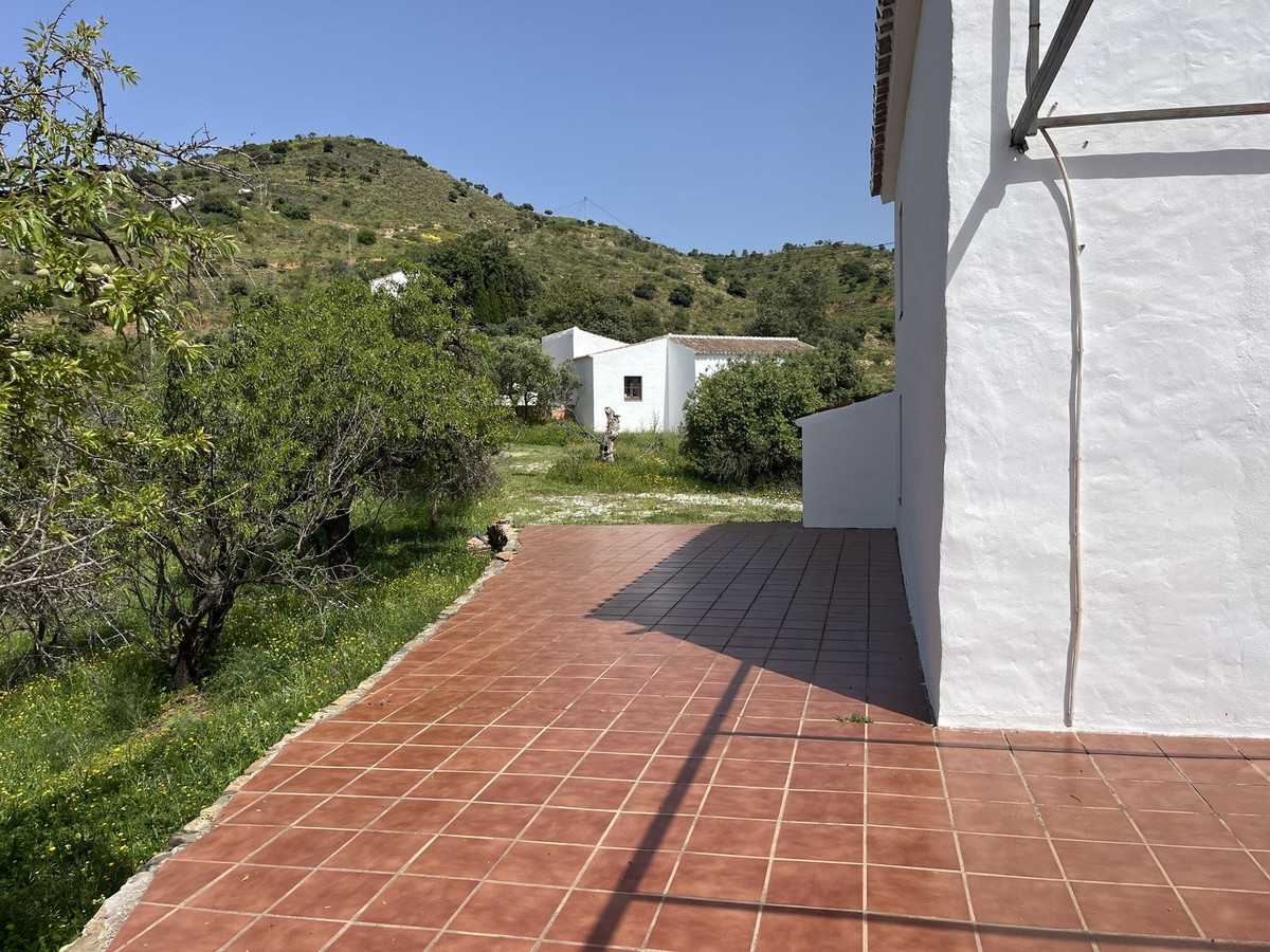 Finca - Cortijo te koop in Almogía | 4 slaapkamers H5213881
