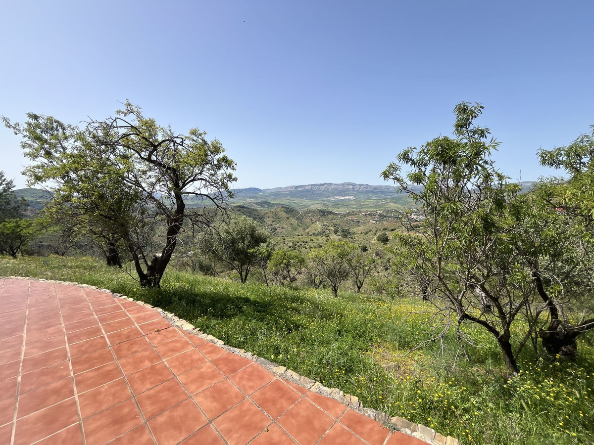 Finca - Cortijo te koop in Almogía | 4 slaapkamers H5213881