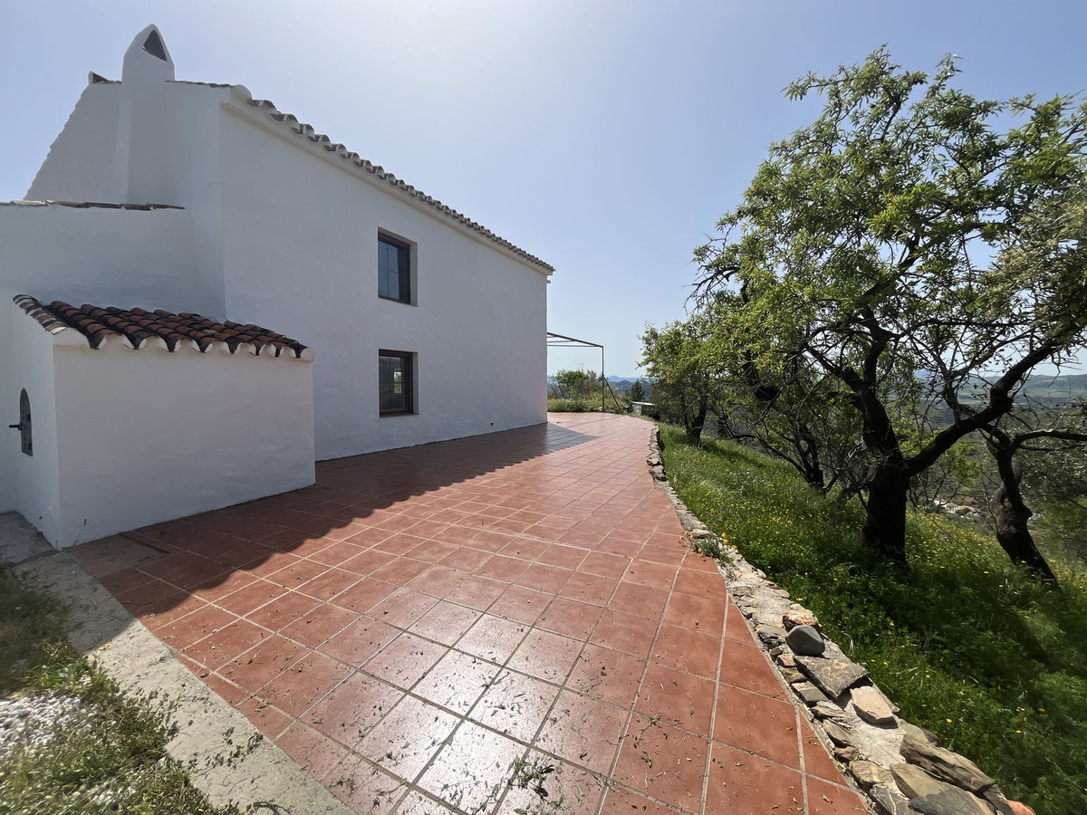 Finca - Cortijo te koop in Almogía | 4 slaapkamers H5213881