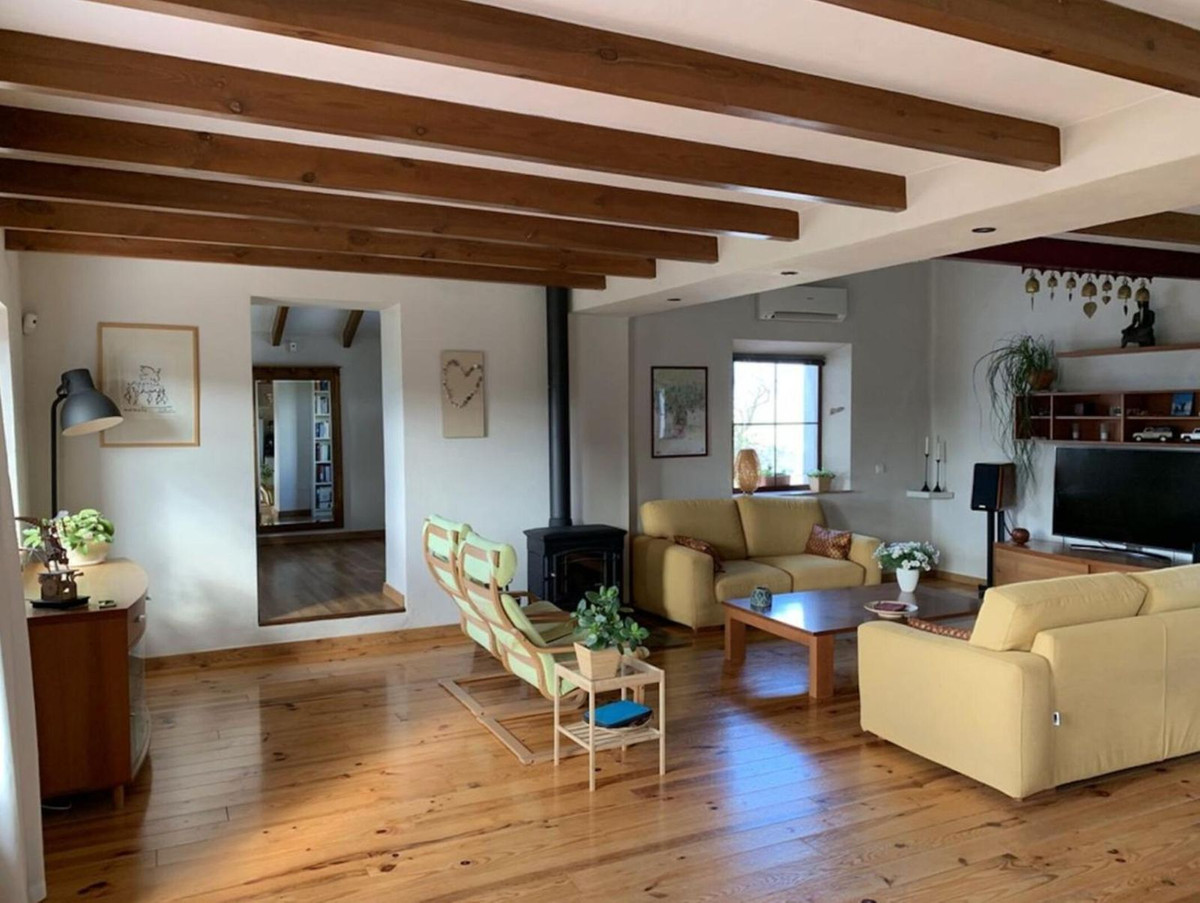 Finca - Cortijo te koop in Almogía | 4 slaapkamers H5213881