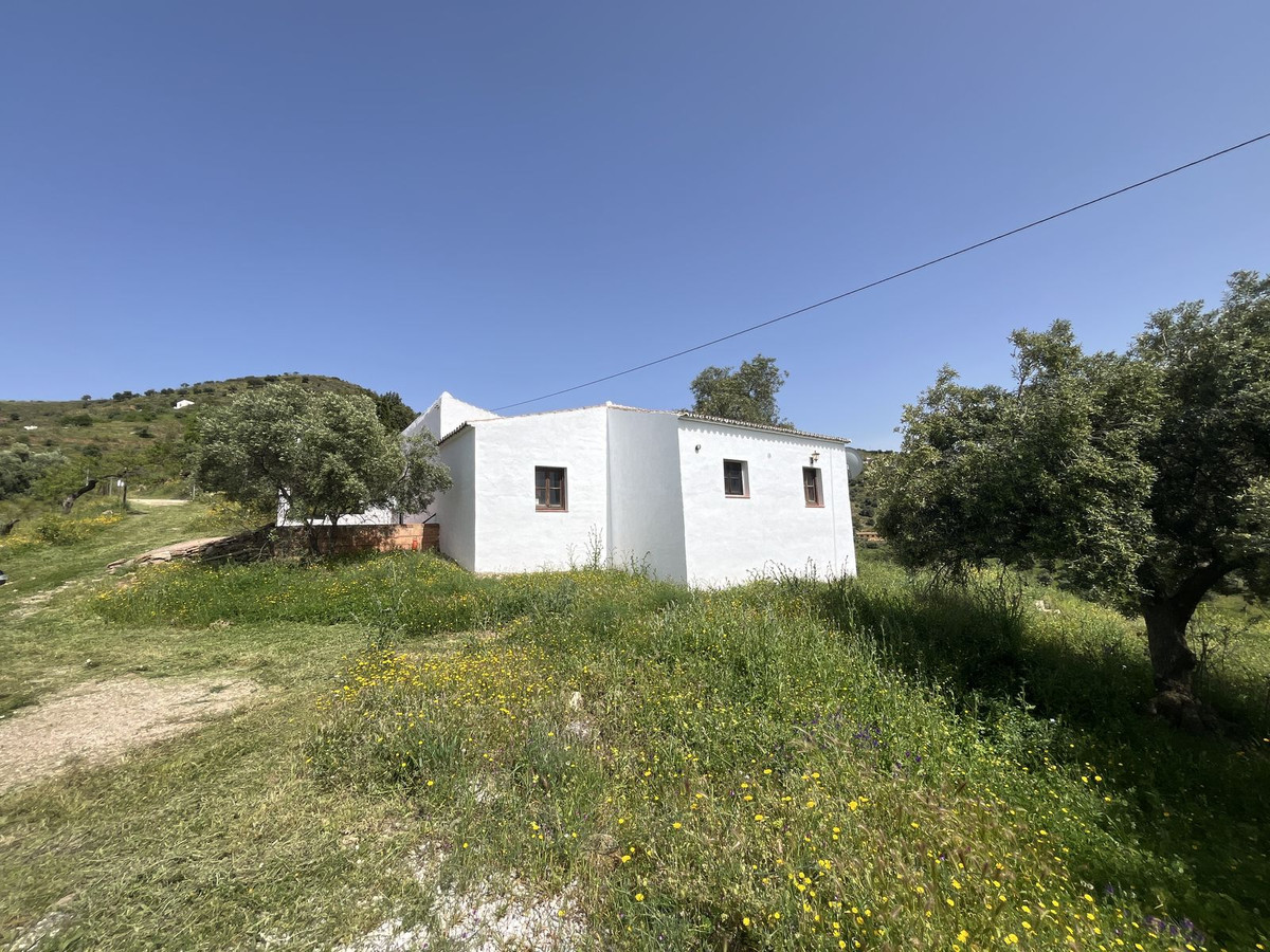 Finca - Cortijo te koop in Almogía | 4 slaapkamers H5213881