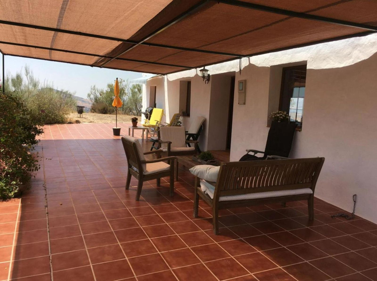 Finca - Cortijo te koop in Almogía | 4 slaapkamers H5213881