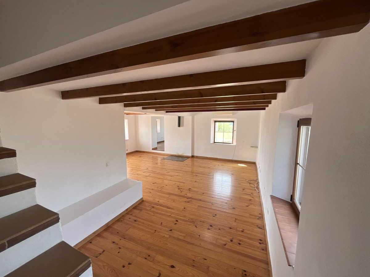 Finca - Cortijo te koop in Almogía | 4 slaapkamers H5213881