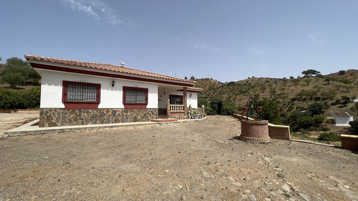 Finca - Cortijo te koop in Almogía | 3 slaapkamers H5310601