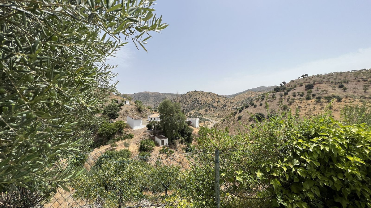 Finca - Cortijo te koop in Almogía | 3 slaapkamers H5310601