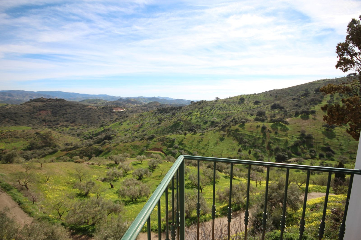 Finca - Cortijo te koop in Almogía | 20 slaapkamers H5310967