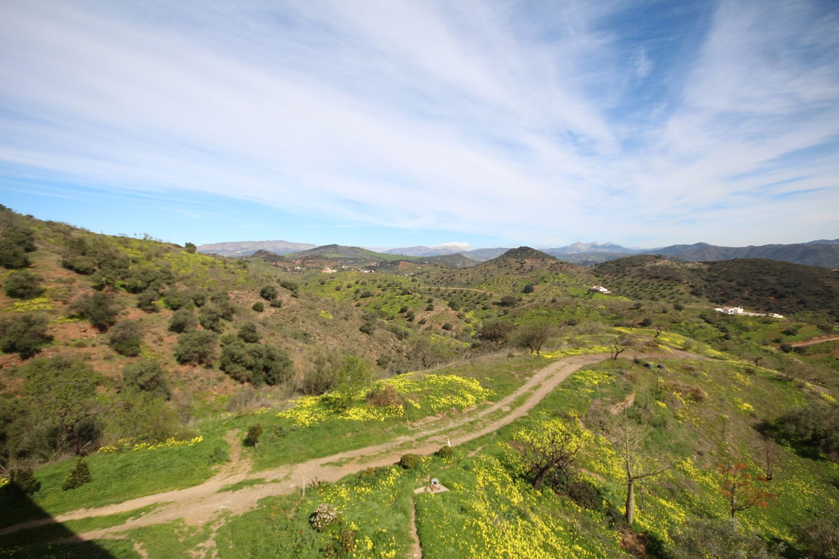 Finca - Cortijo te koop in Almogía | 20 slaapkamers H5310967