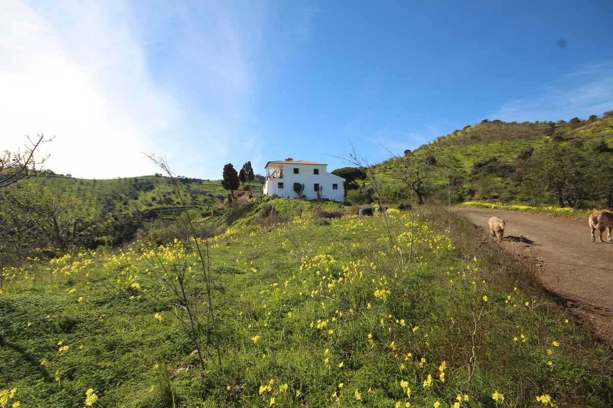 Finca - Cortijo te koop in Almogía | 20 slaapkamers H5310967