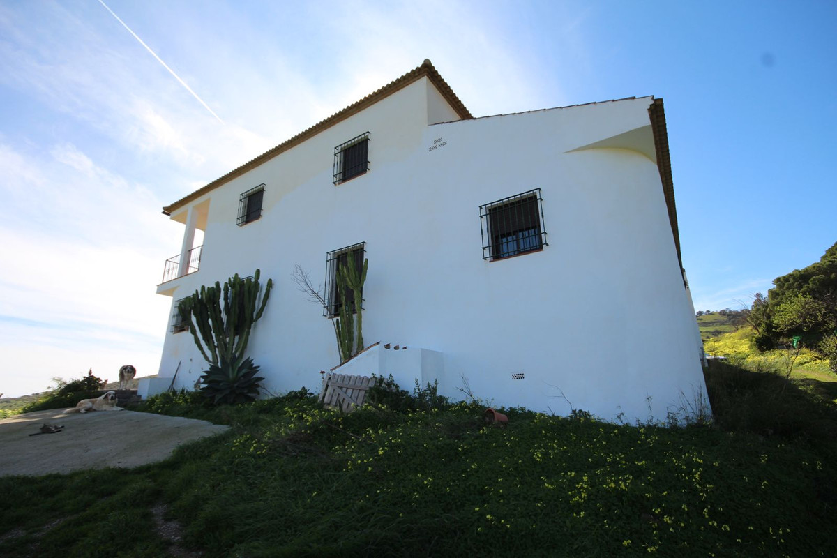 Finca - Cortijo te koop in Almogía | 20 slaapkamers H5310967