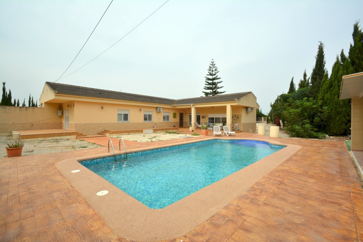 Finca - Cortijo te koop in Almoradi | 4 slaapkamers H4904158