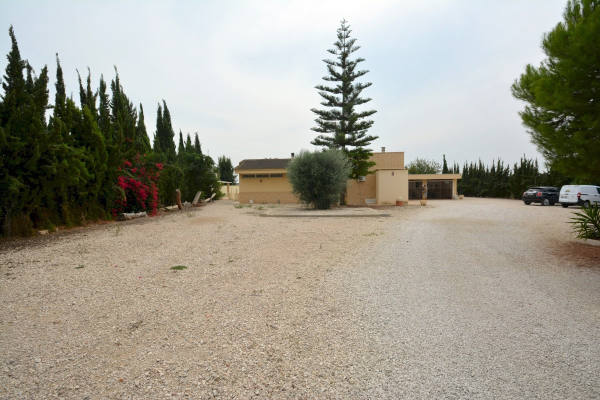 Finca - Cortijo te koop in Almoradi | 4 slaapkamers H4904158