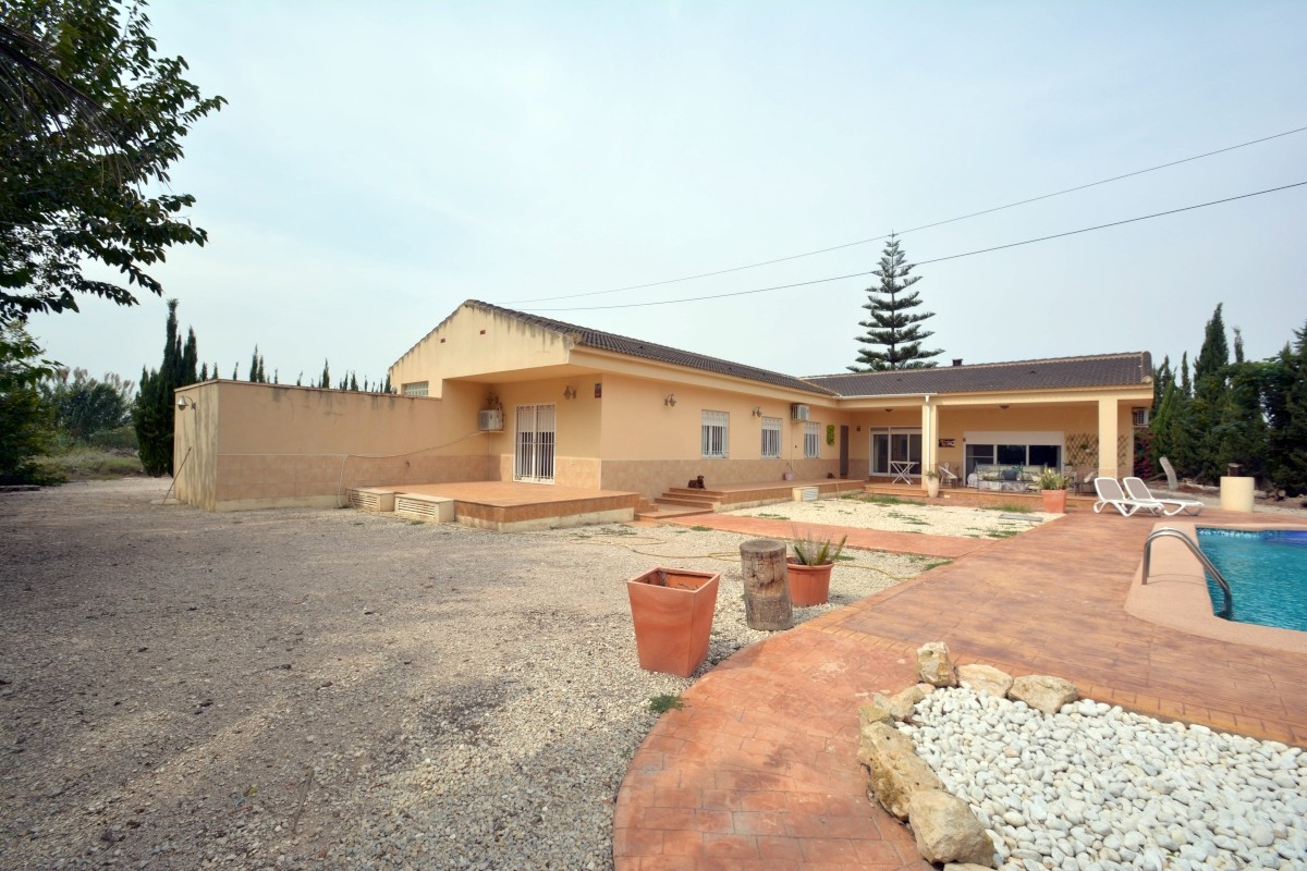 Finca - Cortijo te koop in Almoradi | 4 slaapkamers H4904158