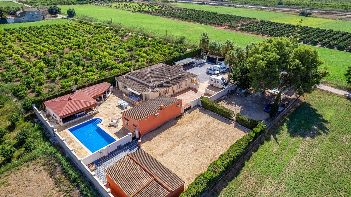 Finca - Cortijo te koop in Almoradi | 6 slaapkamers H5214010