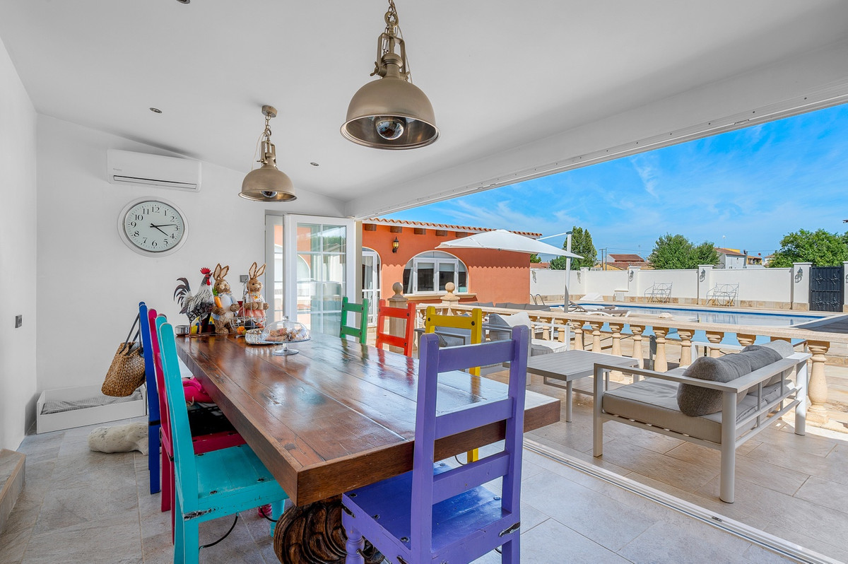 Finca - Cortijo te koop in Almoradi | 6 slaapkamers H5214010