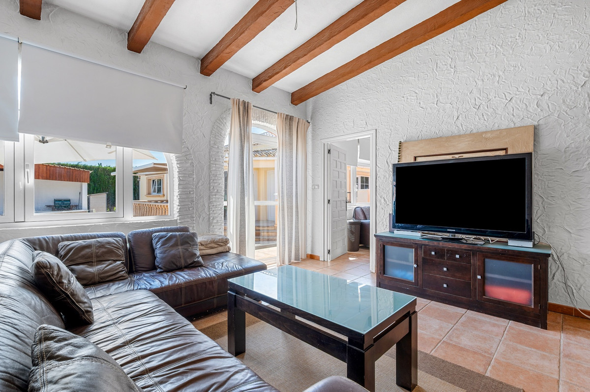 Finca - Cortijo te koop in Almoradi | 6 slaapkamers H5214010