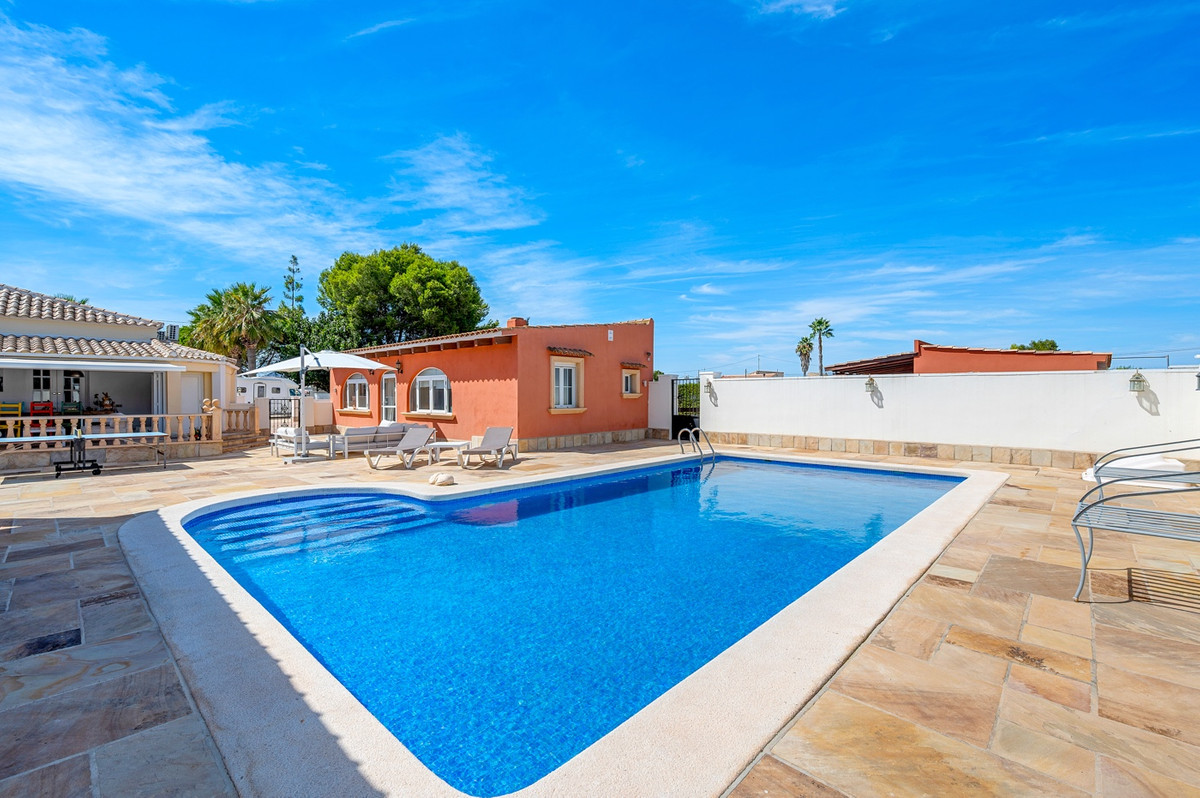 Finca - Cortijo te koop in Almoradi | 6 slaapkamers H5214010