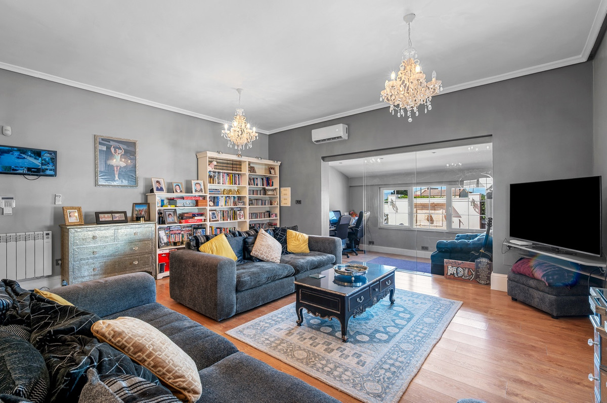 Finca - Cortijo te koop in Almoradi | 6 slaapkamers H5214010