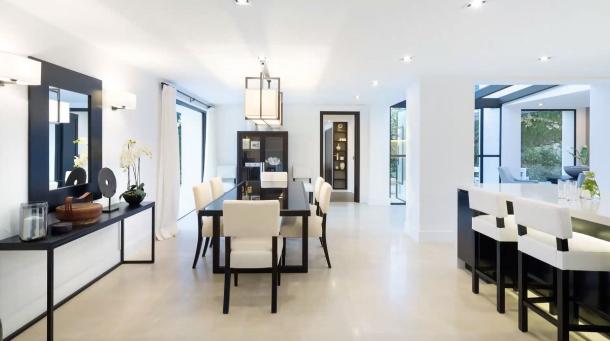 Vrijstaande Villa in Aloha-13