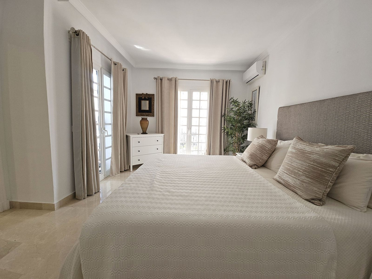 Geschakelde Woning te koop in Aloha | 3 slaapkamers H5064592