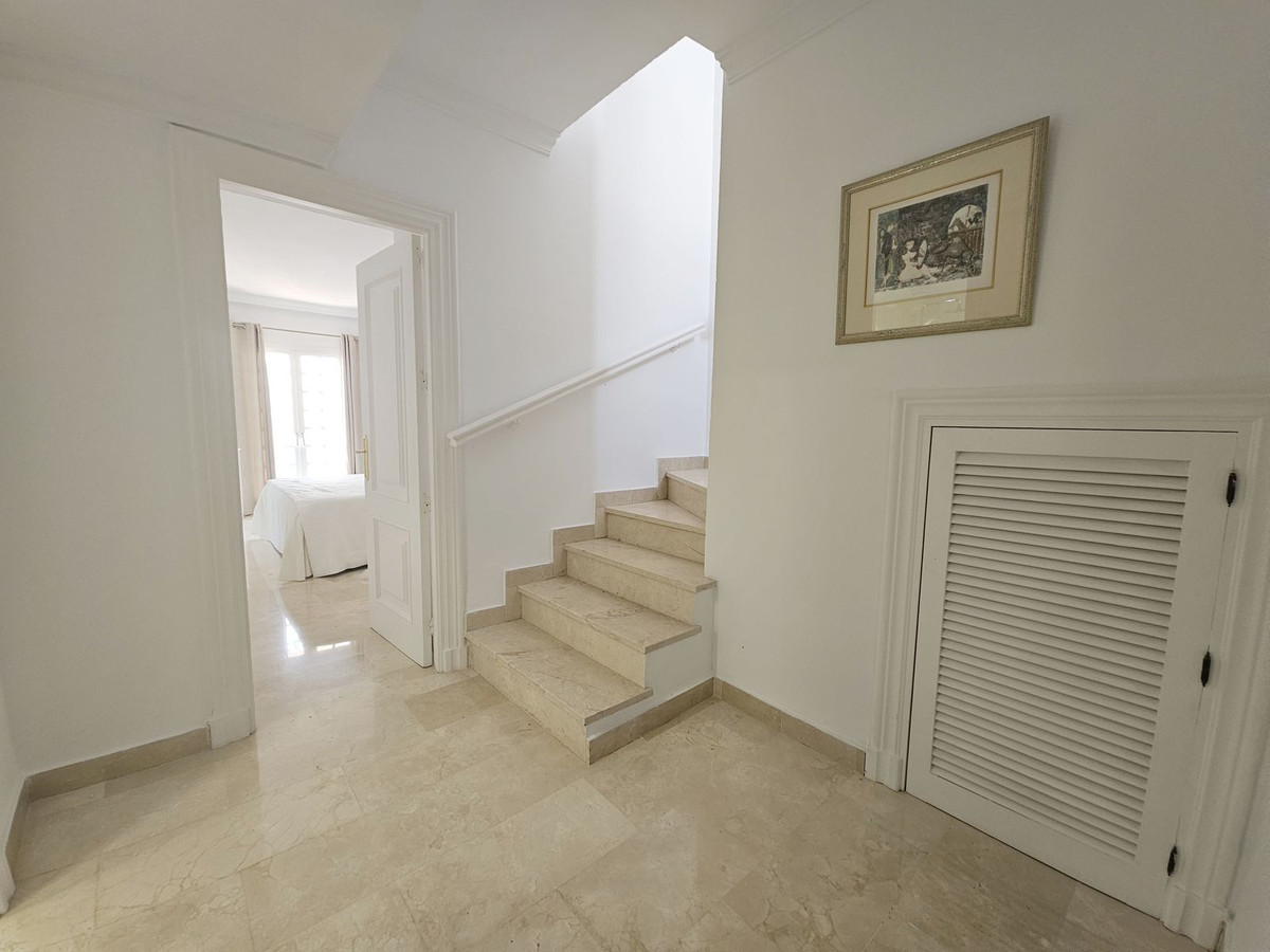Geschakelde Woning te koop in Aloha | 3 slaapkamers H5064592