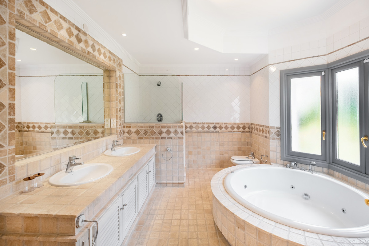 Vrijstaande Villa te koop in Aloha | 7 slaapkamers H5127520