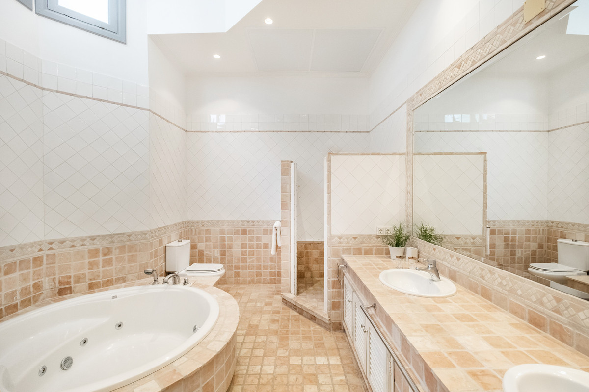 Vrijstaande Villa te koop in Aloha | 7 slaapkamers H5127520